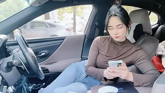 Snapshot of orla2021 chatting on December 24, 4:33 am orla2021 online show from December 24, 4:33 am