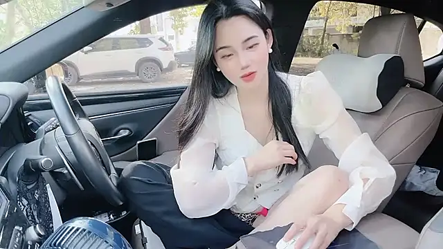 Snapshot of orla2021 chatting on December 31, 6:59 am orla2021 online show from December 31, 6:59 am