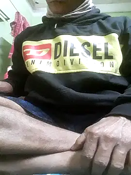 Snapshot of xxxsexy27 chatting on February 1, 7:01 pm xxxsexy27 online show from February 1, 7:01 pm