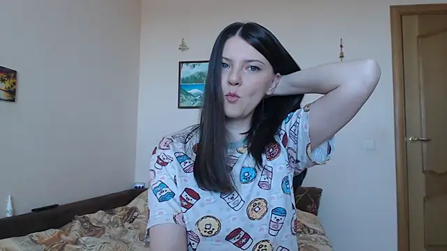 SugarTati online show from June 7, 1:15 pm