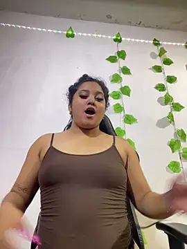 shayna all online show from April 26, 9:01 pm