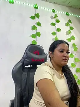 shayna all online show from July 17, 2:18 am