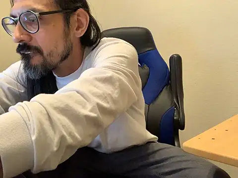 Youreherewithme online show from January 28, 8:47 am