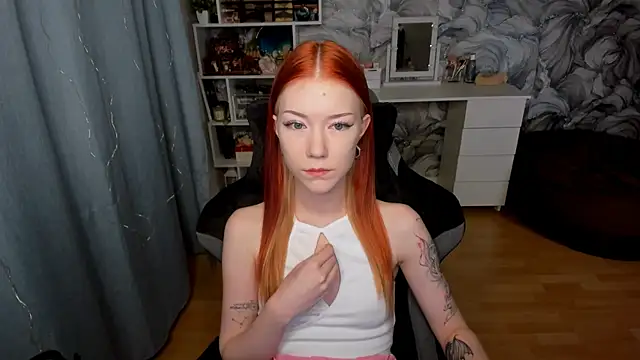 litl Mia online show from September 15, 2:17 pm