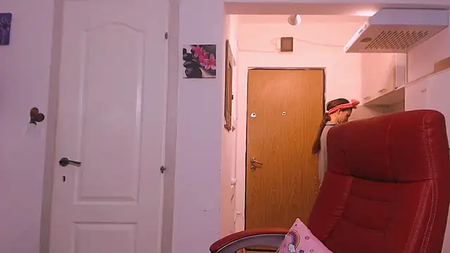 Snapshot of simyhvn chatting on January 7, 6:27 am simyhvn online show from January 7, 6:27 am