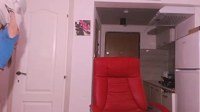 Snapshot of simyhvn chatting on January 15, 8:19 am simyhvn online show from January 15, 8:19 am