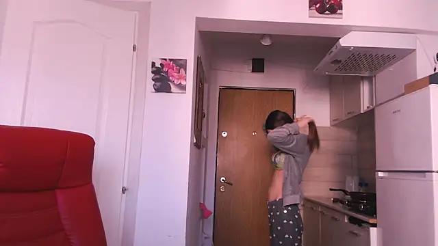 Snapshot of simyhvn chatting on February 1, 7:18 am simyhvn online show from February 1, 7:18 am