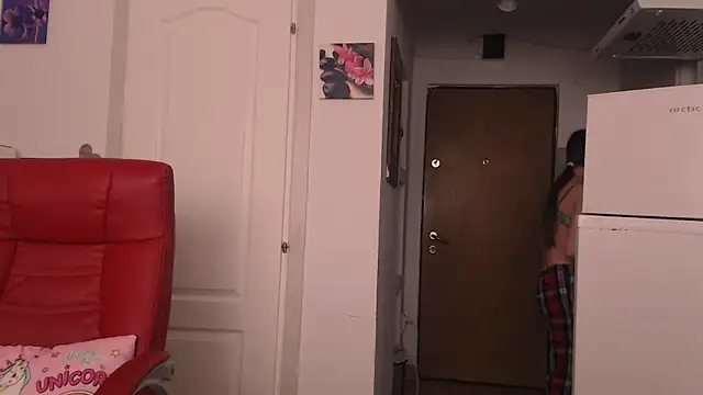 Snapshot of simyhvn chatting on February 18, 10:55 am simyhvn online show from February 18, 10:55 am