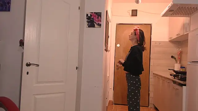 Snapshot of simyhvn chatting on February 28, 5:41 am simyhvn online show from February 28, 5:41 am