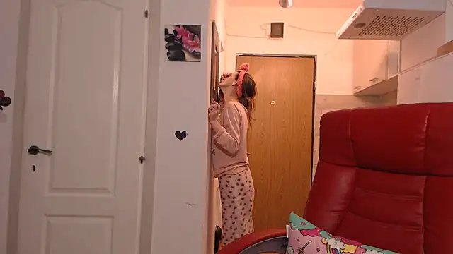 simyhvn online show from April 3, 4:10 am