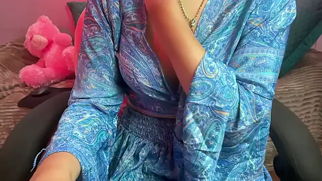 Snapshot of Queen_Angelena chatting on May 2, 12:59 am Queen Angelena online show from May 2, 12:59 am