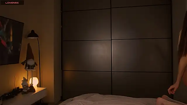 Snapshot of _Miss_Johansson_ chatting on December 19, 8:34 am  Miss Johansson  online show from December 19, 8:34 am