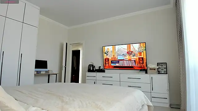  Miss Johansson  online show from March 28, 12:38 pm