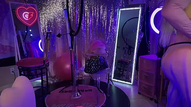 bimbotwerkqueen online show from March 14, 11:00 pm