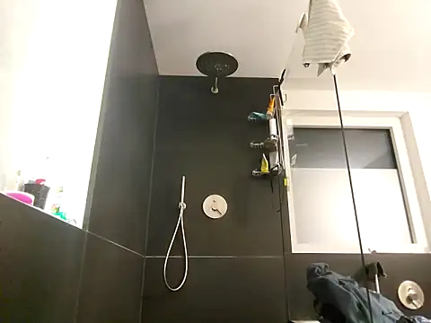 Snapshot of Prinzalbert7@xh chatting on January 12, 5:01 pm Prinzalbert7xh online show from January 12, 5:01 pm