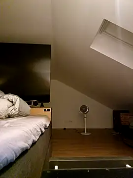 Prinzalbert7xh online show from April 18, 7:07 pm