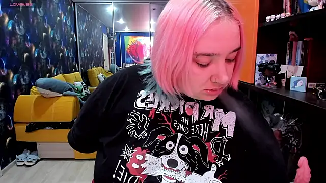 Softie Sofy online show from April 18, 2:15 am