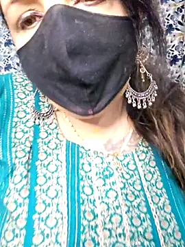 cute-tanvi online show from April 7, 12:44 am