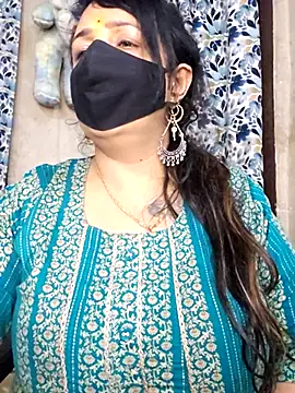 cute-tanvi online show from April 7, 12:49 pm