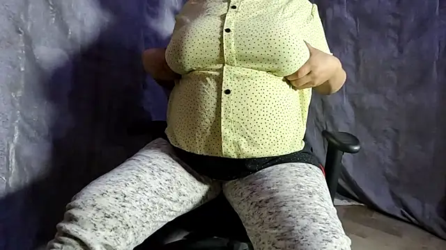 Snapshot of desixrani chatting on December 23, 5:11 pm desixrani online show from December 23, 5:11 pm