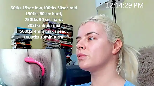 queenofthenighttt online show from January 11, 11:15 am