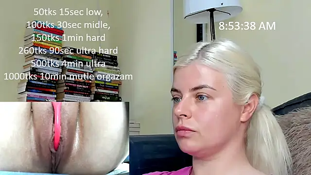 Snapshot of queenofthenighttt chatting on May 13, 6:55 am queenofthenighttt online show from May 13, 6:55 am