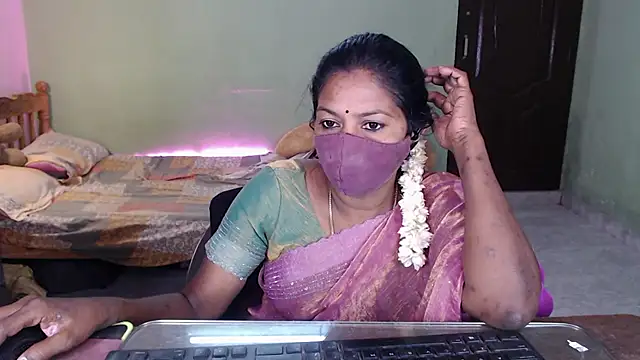Snapshot of Novapol chatting on April 29, 1:26 pm Novapol online show from April 29, 1:26 pm