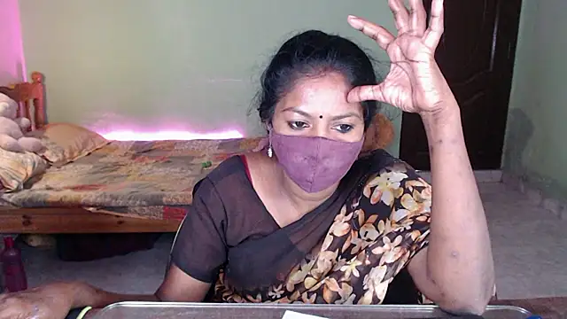 Snapshot of Novapol chatting on May 3, 5:57 am Novapol online show from May 3, 5:57 am