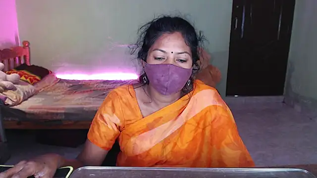 Snapshot of Novapol chatting on May 24, 5:23 am Novapol online show from May 24, 5:23 am