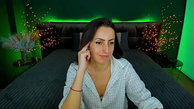 Snapshot of Rebecca_Diamond chatting on January 27, 12:37 pm Rebecca Diamond online show from January 27, 12:37 pm