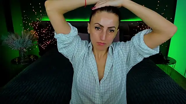 Snapshot of Rebecca_Diamond chatting on January 29, 9:44 am Rebecca Diamond online show from January 29, 9:44 am