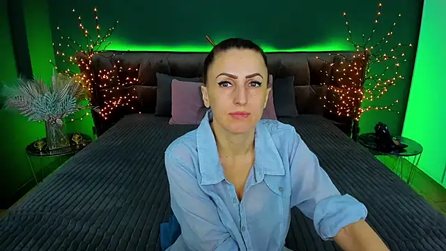 Snapshot of Rebecca_Diamond chatting on January 30, 6:13 am Rebecca Diamond online show from January 30, 6:13 am