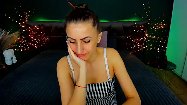 Rebecca Diamond online show from November 18, 6:40 am