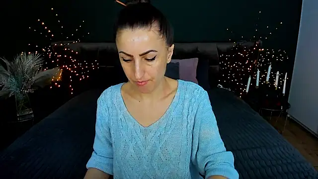 Rebecca Diamond online show from February 16, 6:42 am