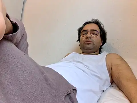 Snapshot of Azad64 chatting on January 10, 12:36 pm Azad64 online show from January 10, 12:36 pm