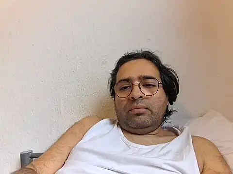 Snapshot of Azad64 chatting on January 11, 12:18 pm Azad64 online show from January 11, 12:18 pm