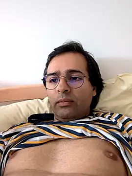 Snapshot of Azad64 chatting on June 5, 8:31 am Azad64 online show from June 5, 8:31 am