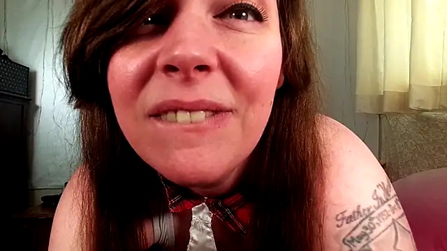 Snapshot of GamerGirlRoxyAndLee chatting on February 8, 9:07 pm GamerGirlRoxyAndLee online show from February 8, 9:07 pm