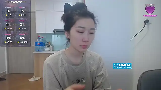 Snapshot of Asiagirll chatting on December 20, 1:34 am Asiagirll online show from December 20, 1:34 am