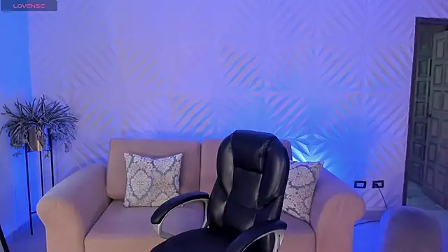 AbellaCroft online show from January 11, 1:05 pm