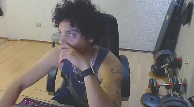 Snapshot of GruesoMexico chatting on March 19, 4:47 am GruesoMexico online show from March 19, 4:47 am