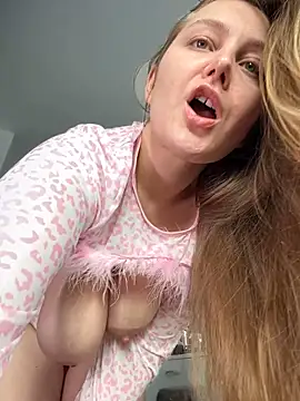 Snapshot of AlinaCum chatting on September 27, 8:08 am AlinaCum online show from September 27, 8:08 am