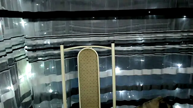 Snapshot of cold_lollipop chatting on January 14, 6:34 am cold lollipop online show from January 14, 6:34 am