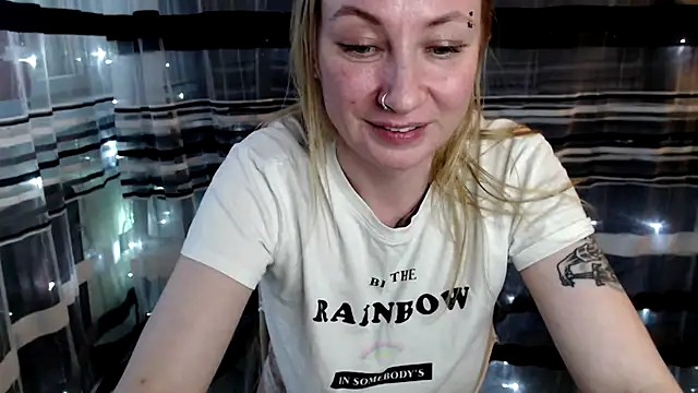 Snapshot of cold_lollipop chatting on January 15, 1:09 pm cold lollipop online show from January 15, 1:09 pm