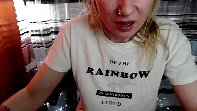 Snapshot of cold_lollipop chatting on February 23, 10:06 am cold lollipop online show from February 23, 10:06 am