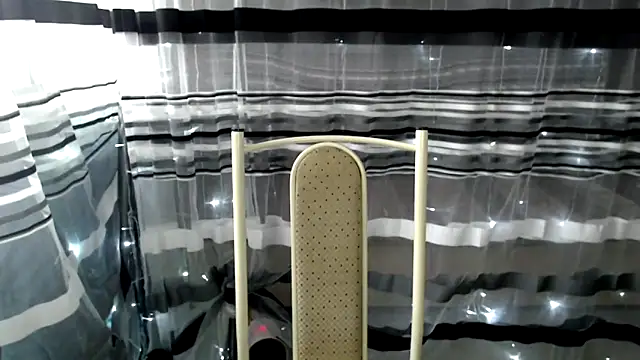 Snapshot of cold_lollipop chatting on March 4, 7:08 am cold lollipop online show from March 4, 7:08 am