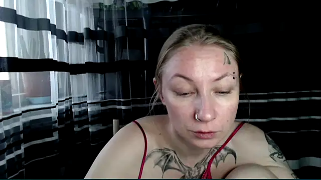 Snapshot of cold_lollipop chatting on November 20, 7:19 am cold lollipop online show from November 20, 7:19 am