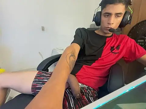 Max TheHorseDick online show from December 31, 3:12 am