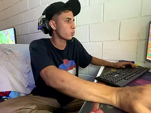 Max TheHorseDick online show from January 14, 4:40 am