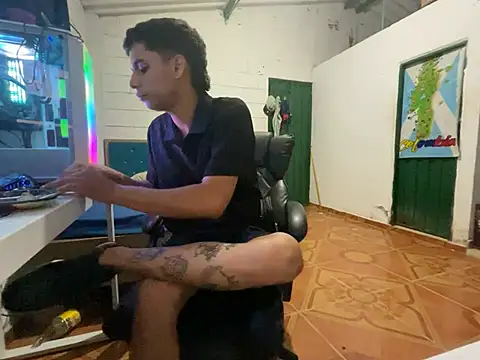 Max TheHorseDick online show from April 13, 2:50 am